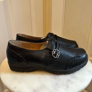 Comfort view Slip Resistant Women’s Loafers